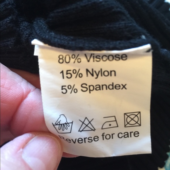 Belldini Size small zippered black ribbed tank top - Picture 3 of 7